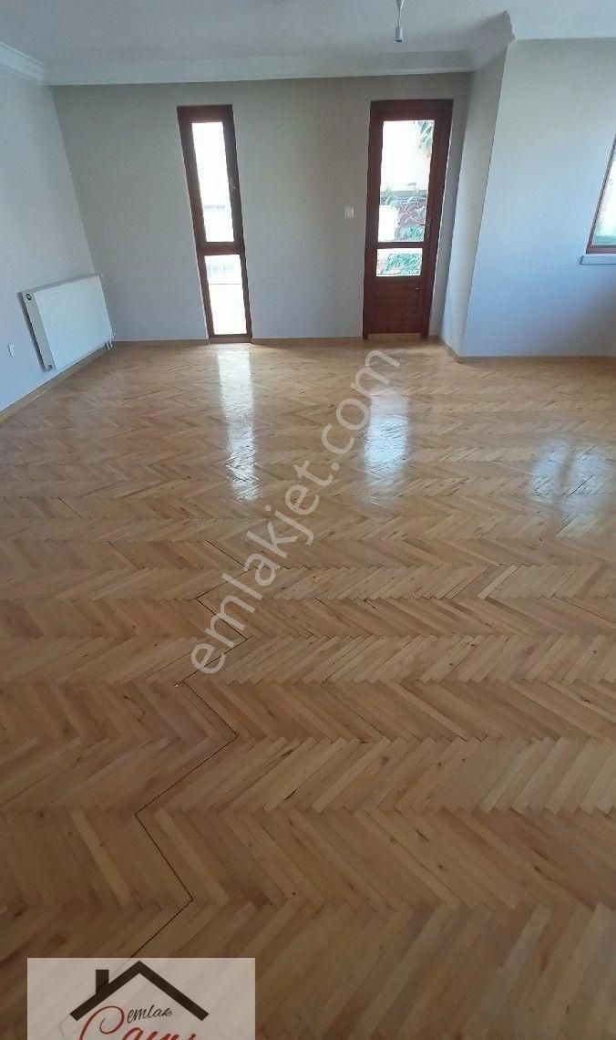 Çayır 'dan , Çankaya,umut Mh , Mihalıcık Sk.ta , Kombili, Dubleks,ön , Bakımlı ,5+1