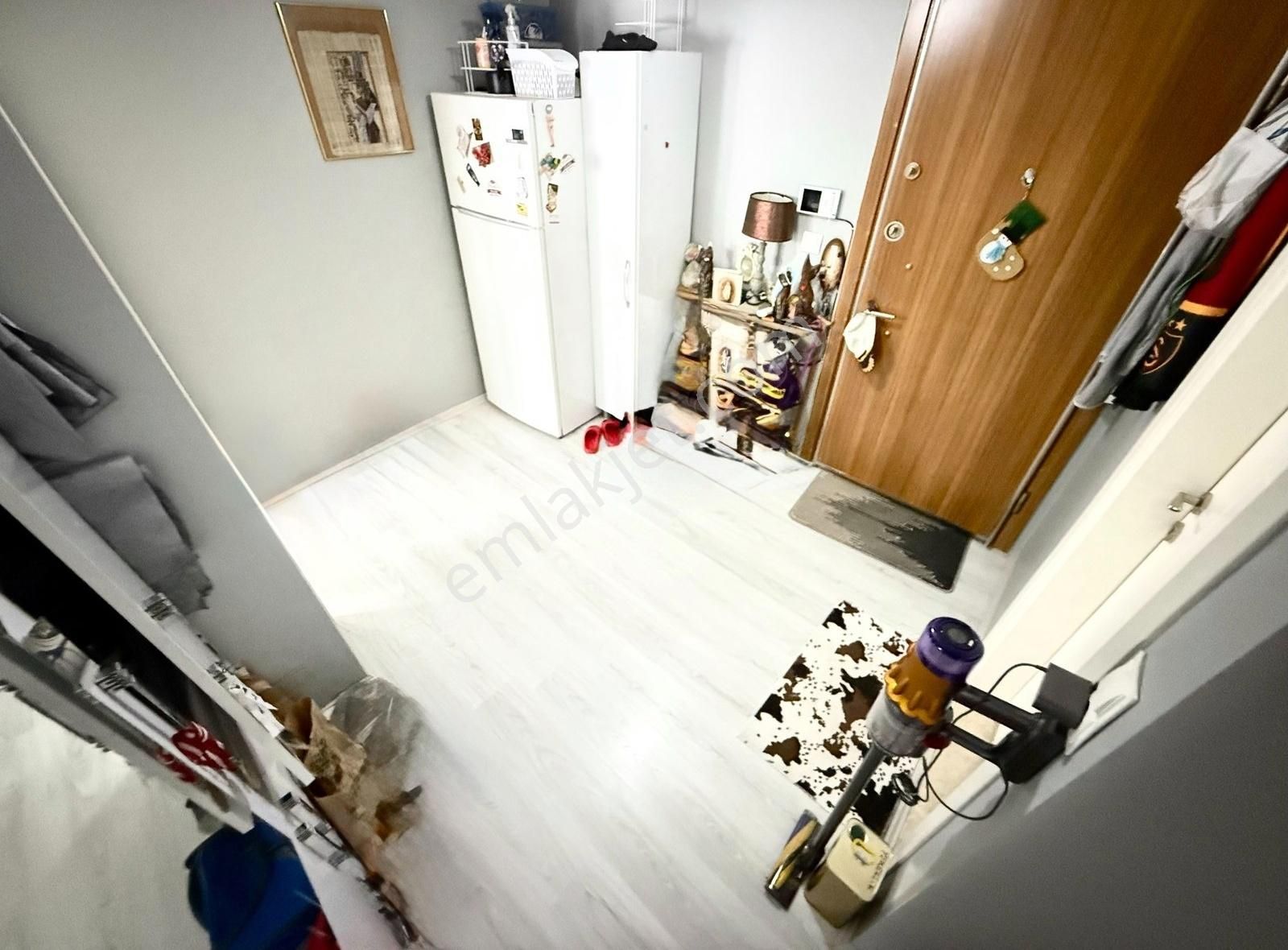 Parla'dan Ön Cephe Geniş Cam Balkonlu 2+1 Satılık Daire