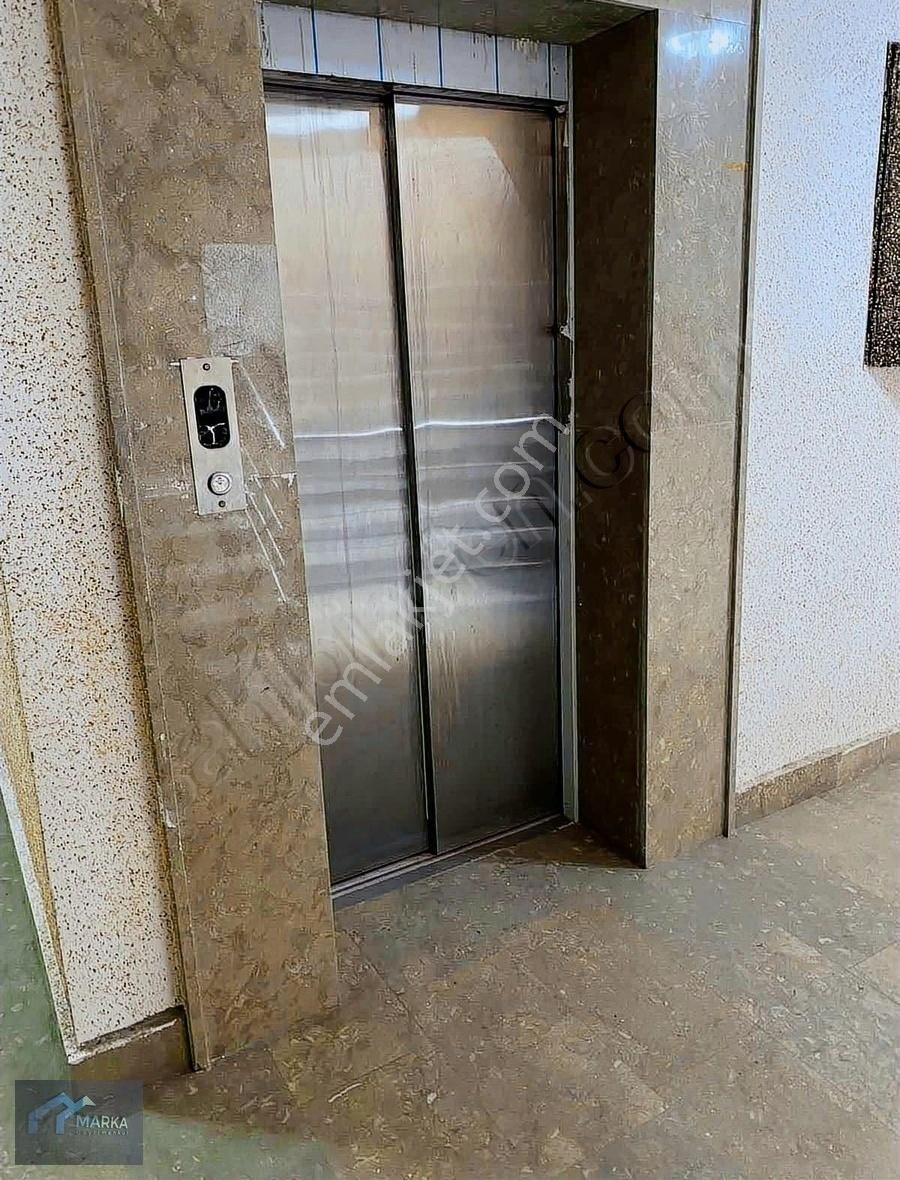 Marka Gayrimenkulden 3+1 1. Katta Kullanışlı Daire