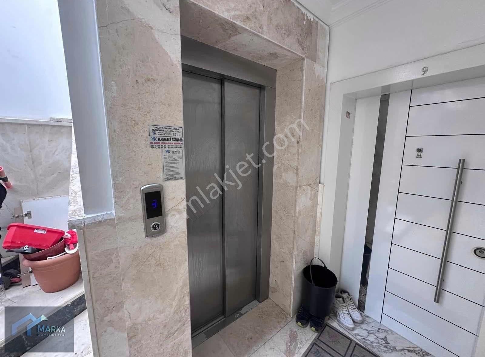 Marka Gayrimenkulden 3. Katta 3+1 Kullanışlı Daire