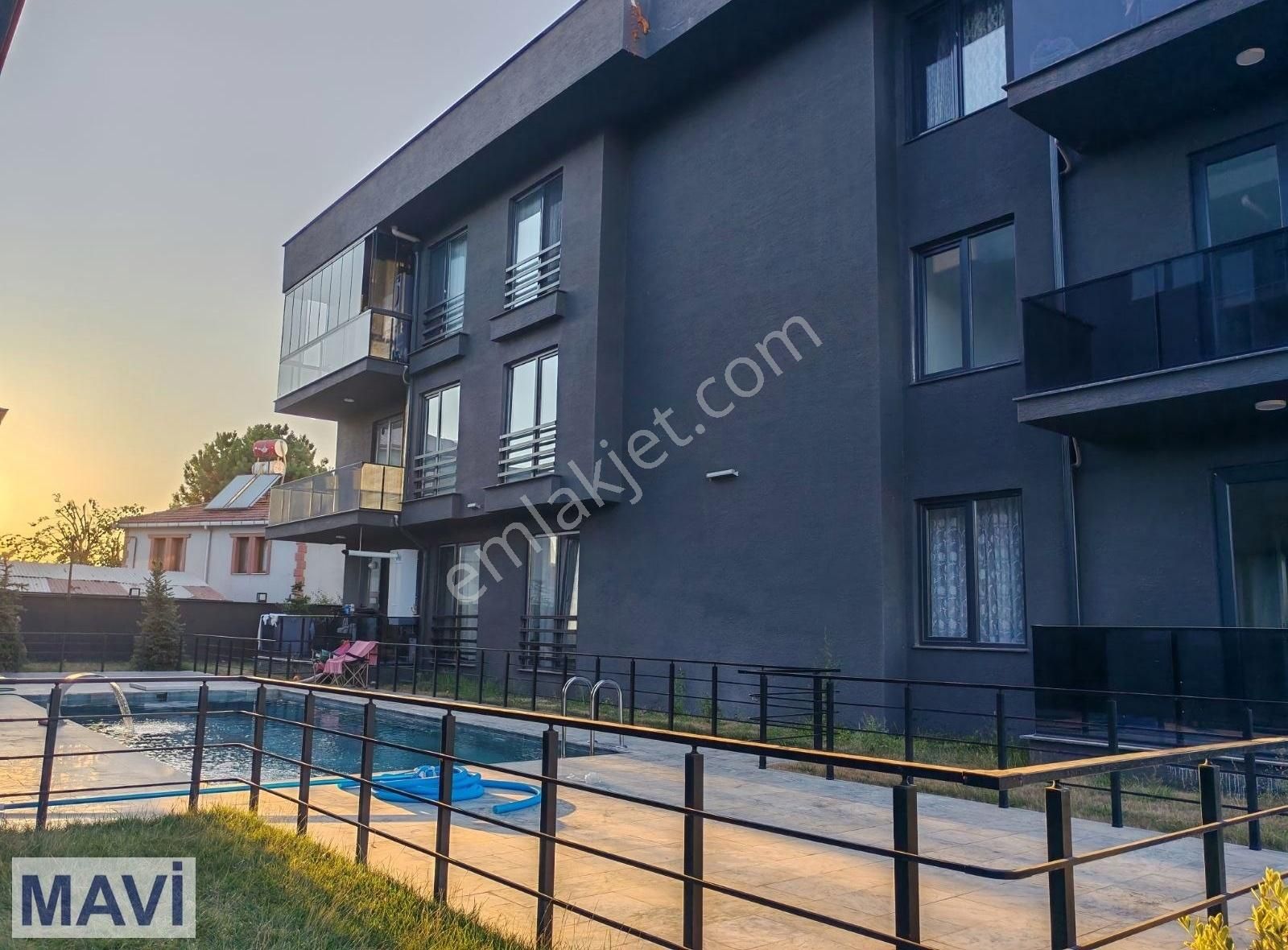 Karasu'da Havuzlu Sitede Kaliteli, Şık Tasarım, Remax Mavi - Görsel 31