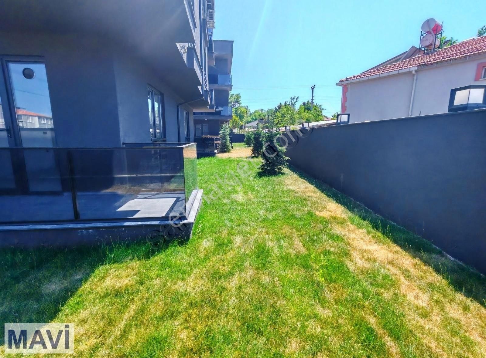 Karasu'da Havuzlu Sitede Kaliteli, Şık Tasarım, Remax Mavi - Görsel 11