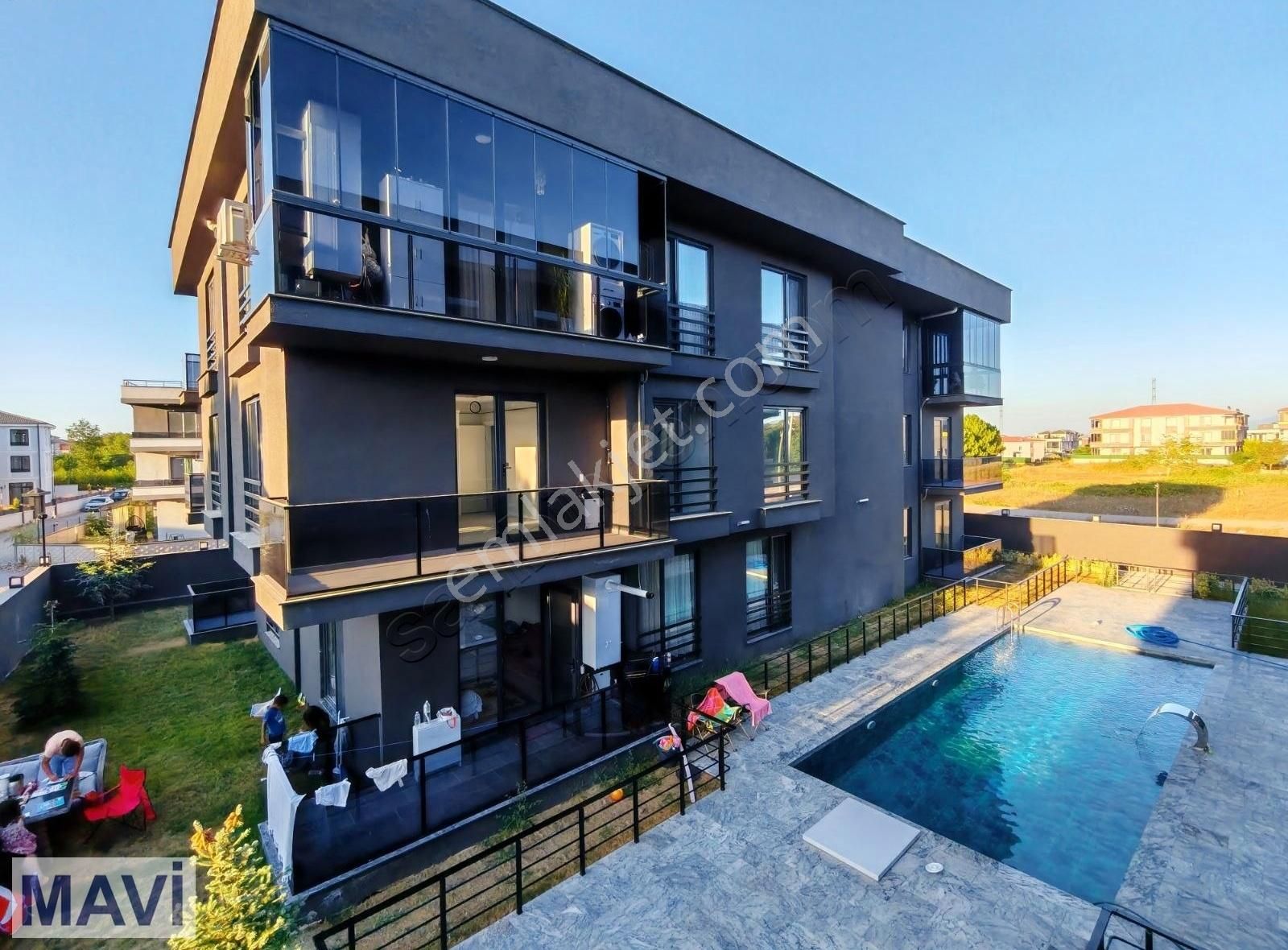 Karasu'da Havuzlu Sitede Kaliteli, Şık Tasarım, Remax Mavi - Görsel 32