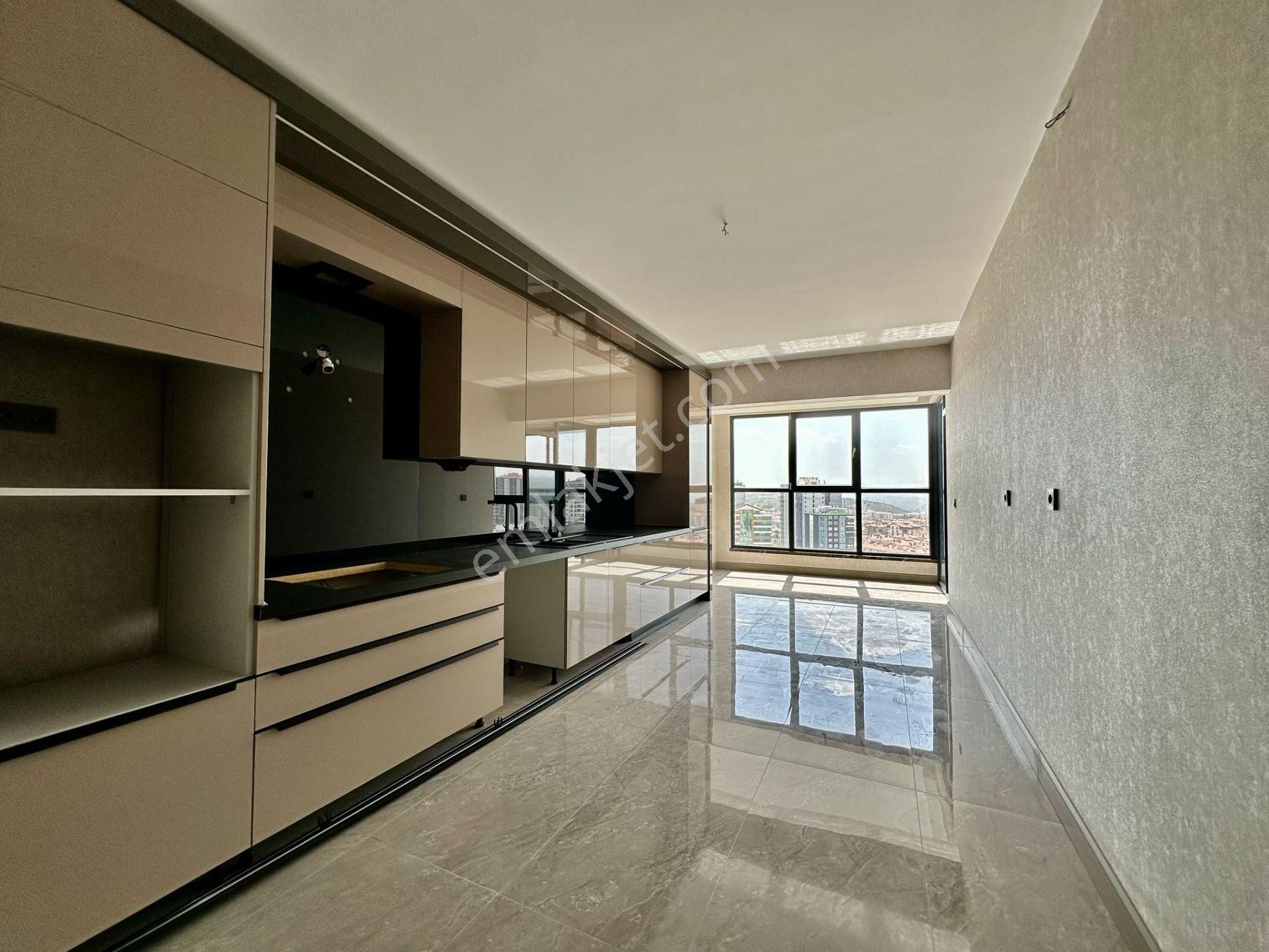 Kalecik Emlak'tan Giyinme Odalı Çift Asansör Teras Balkon 4+1
