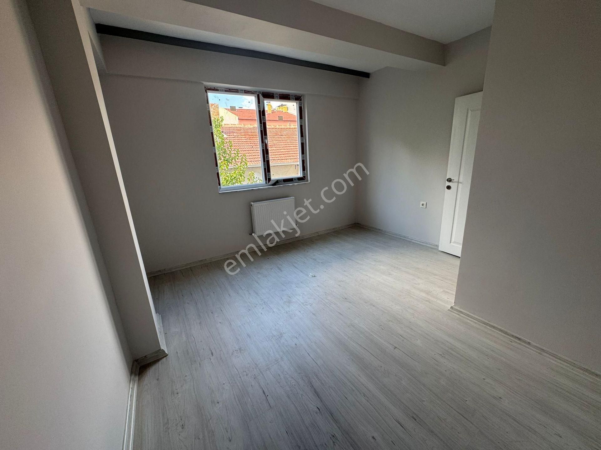 71 Evler Mah. Kafkas Cad. Yakını İskanlı 2+1/ Ops-33