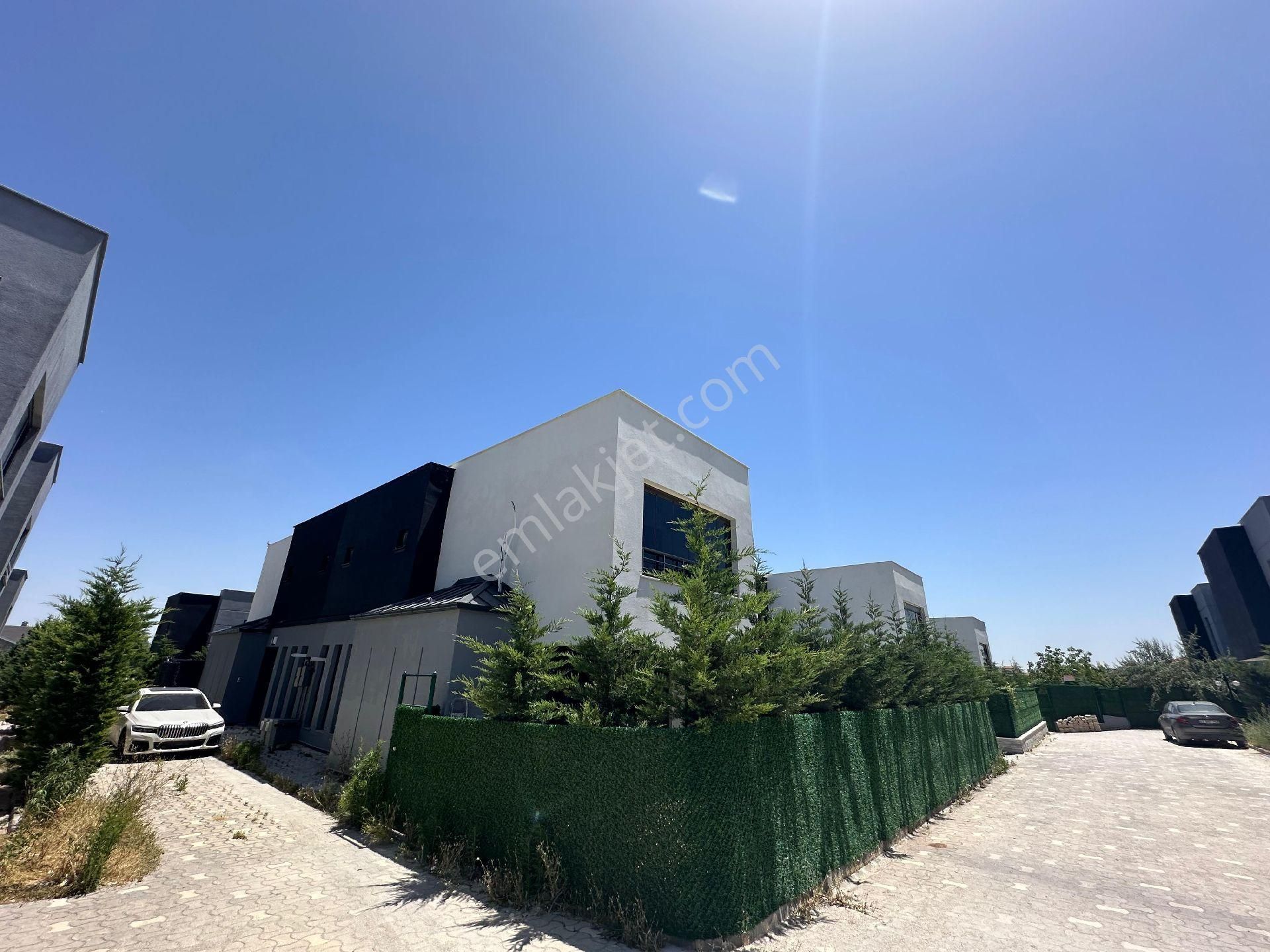 Selçuklu/parsana Mah. 4.5+1 Satılık Fırsat Lüks Villaa ⭕