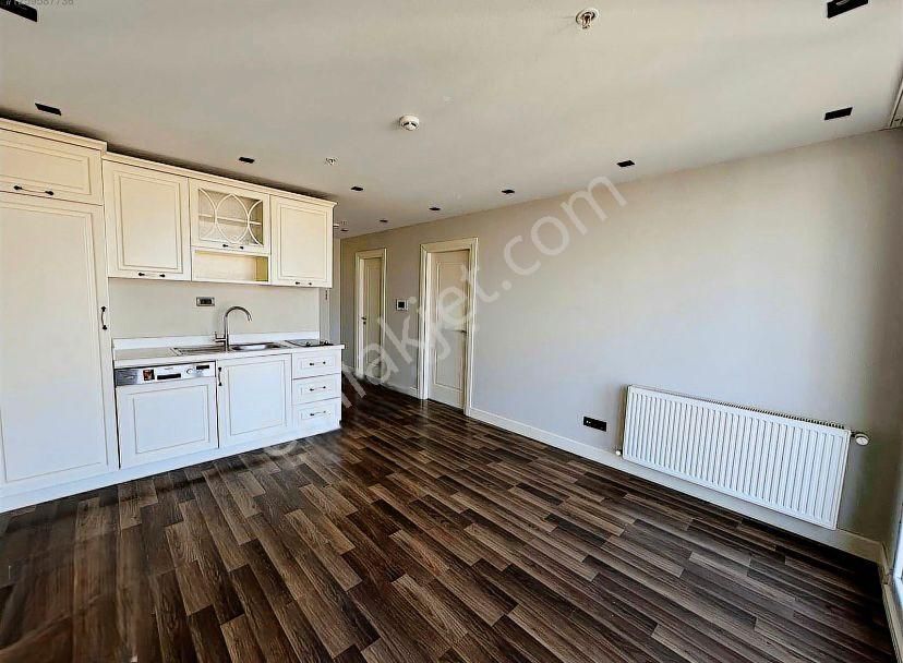 Meydan Halkalı Sitesi A Blok Balkonlu Kiralık 1+1 Daire