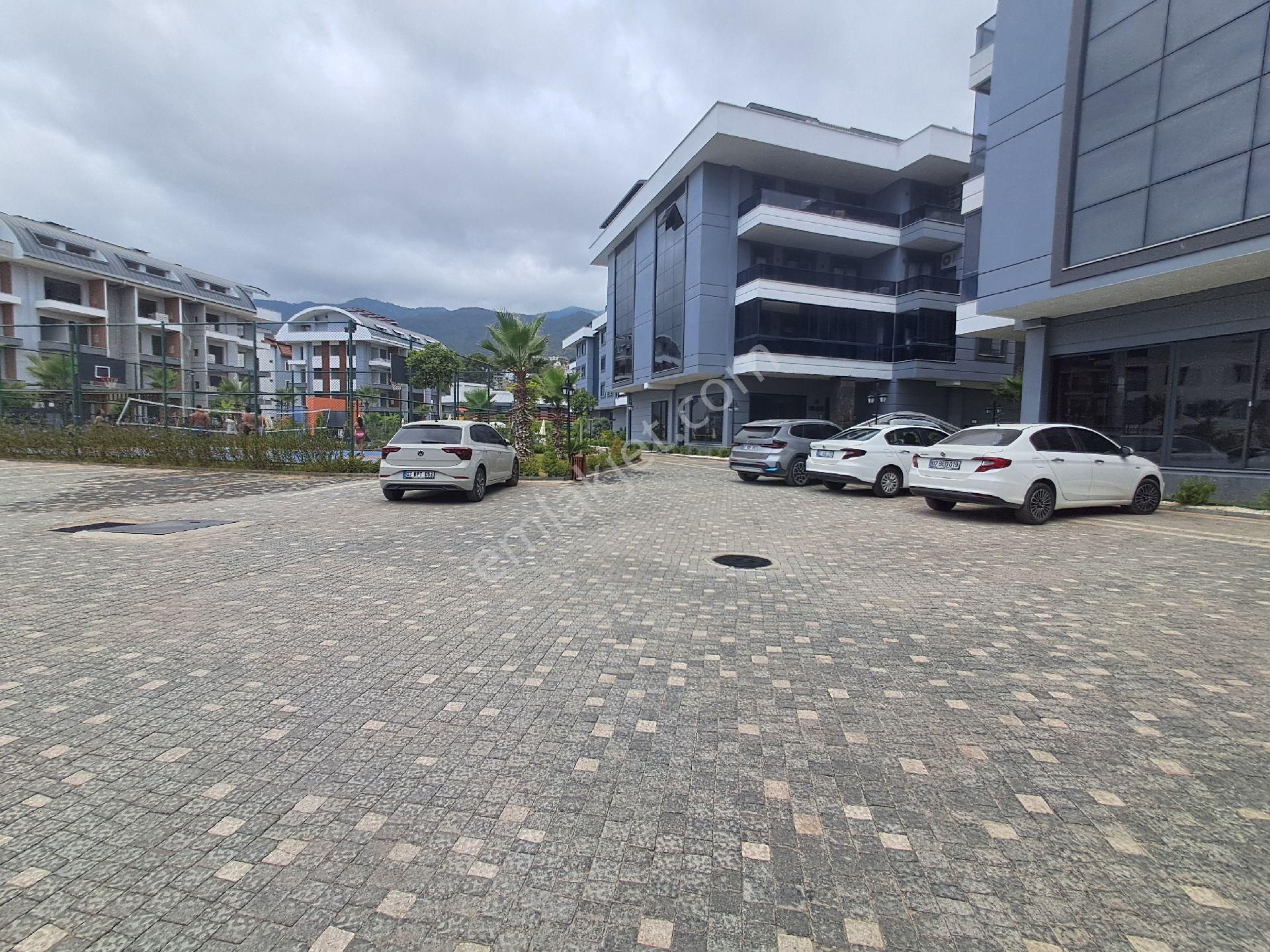 3+1 Satılık Site İçerisinde Ayrı Mutfak Daire - Görsel 33