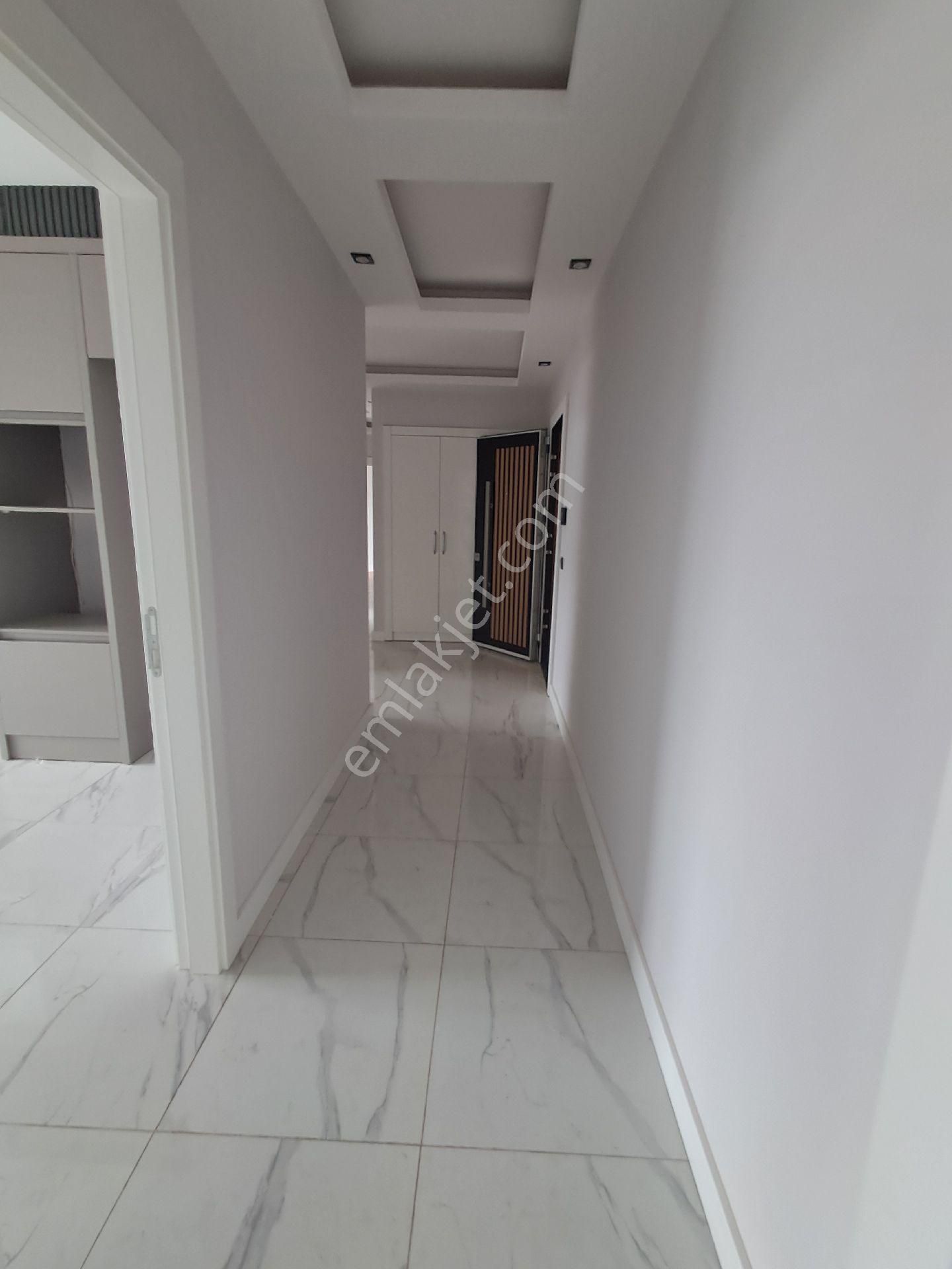 3+1 Satılık Site İçerisinde Ayrı Mutfak Daire - Görsel 18