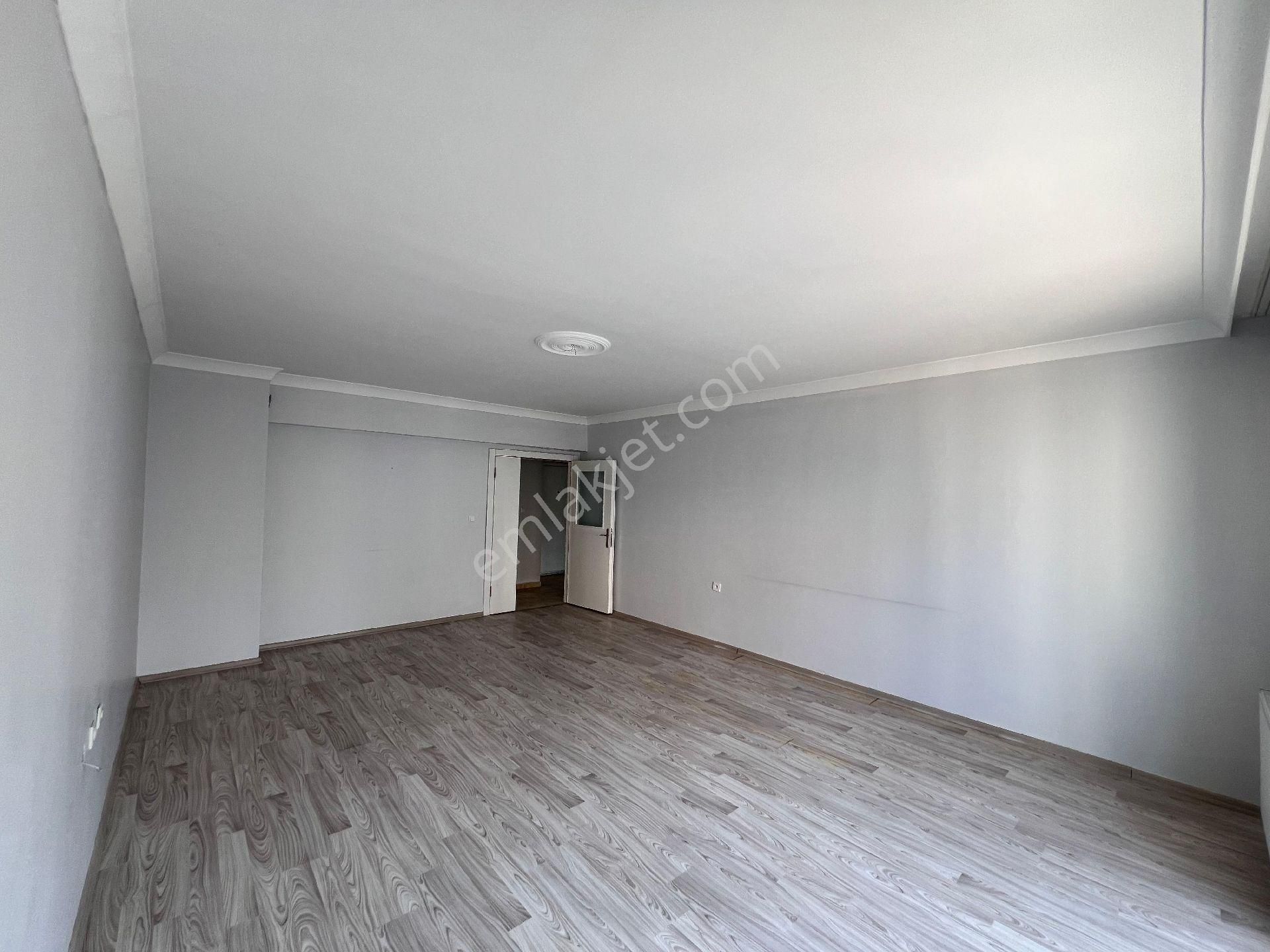 Fevzi Çakmak Mah. De Önü Açık Kilerli Full Yapılı Kiralık Daire