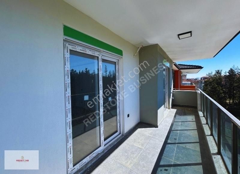 Serik Orta Mahallede Sıfır 3+1 Doğalgazlı Havuzlu Asansörlü