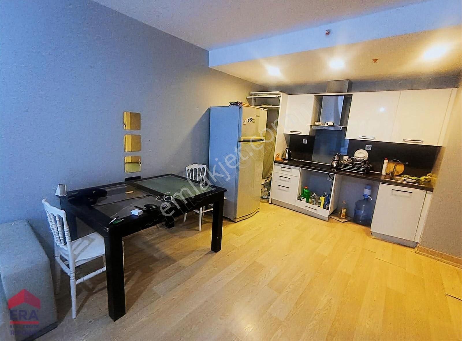 Terrace Mix Havuzlu Güvenlikli Metrobüse Yakın Sitede Satılık1+1