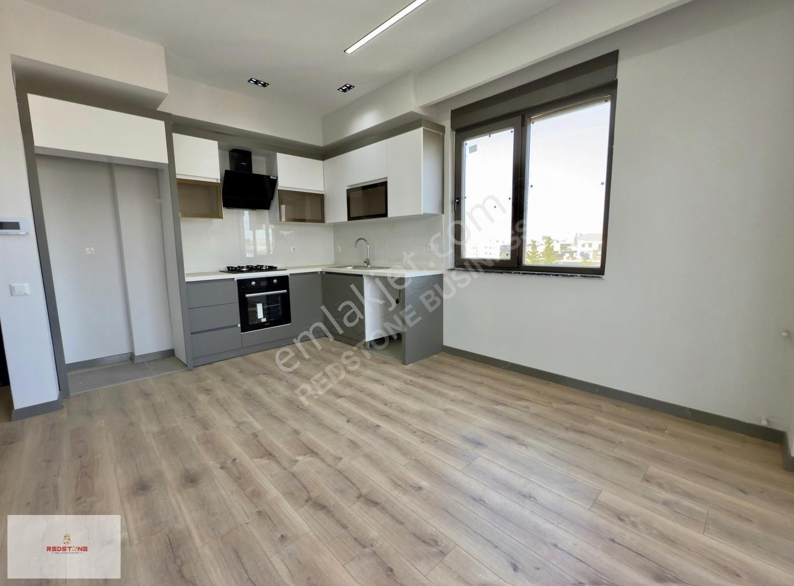 Modern Yaşamın Zirvesinde Altıntaşta En Üst Kat 1+1 Daire - Görsel 4