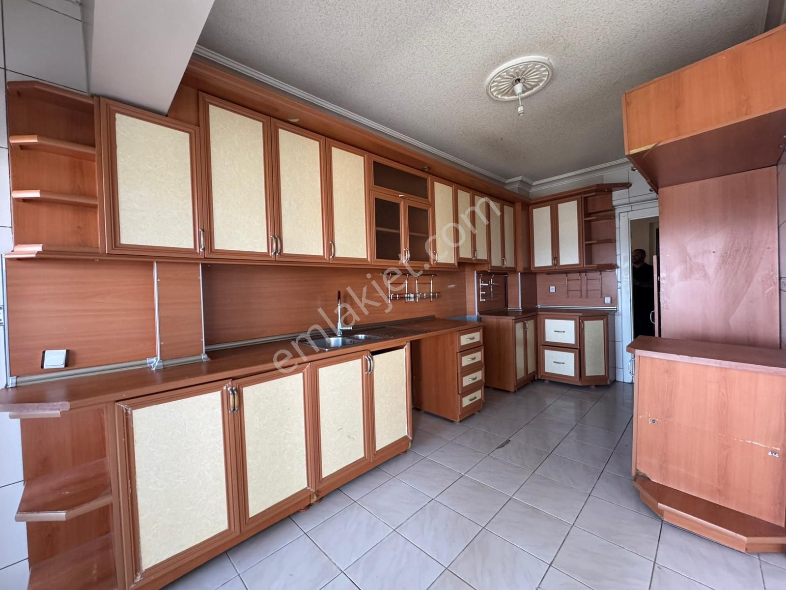 Ostim Serhat Mahallesinde Site İçerisinde Manzaralı 4+1 Kiralık Daire