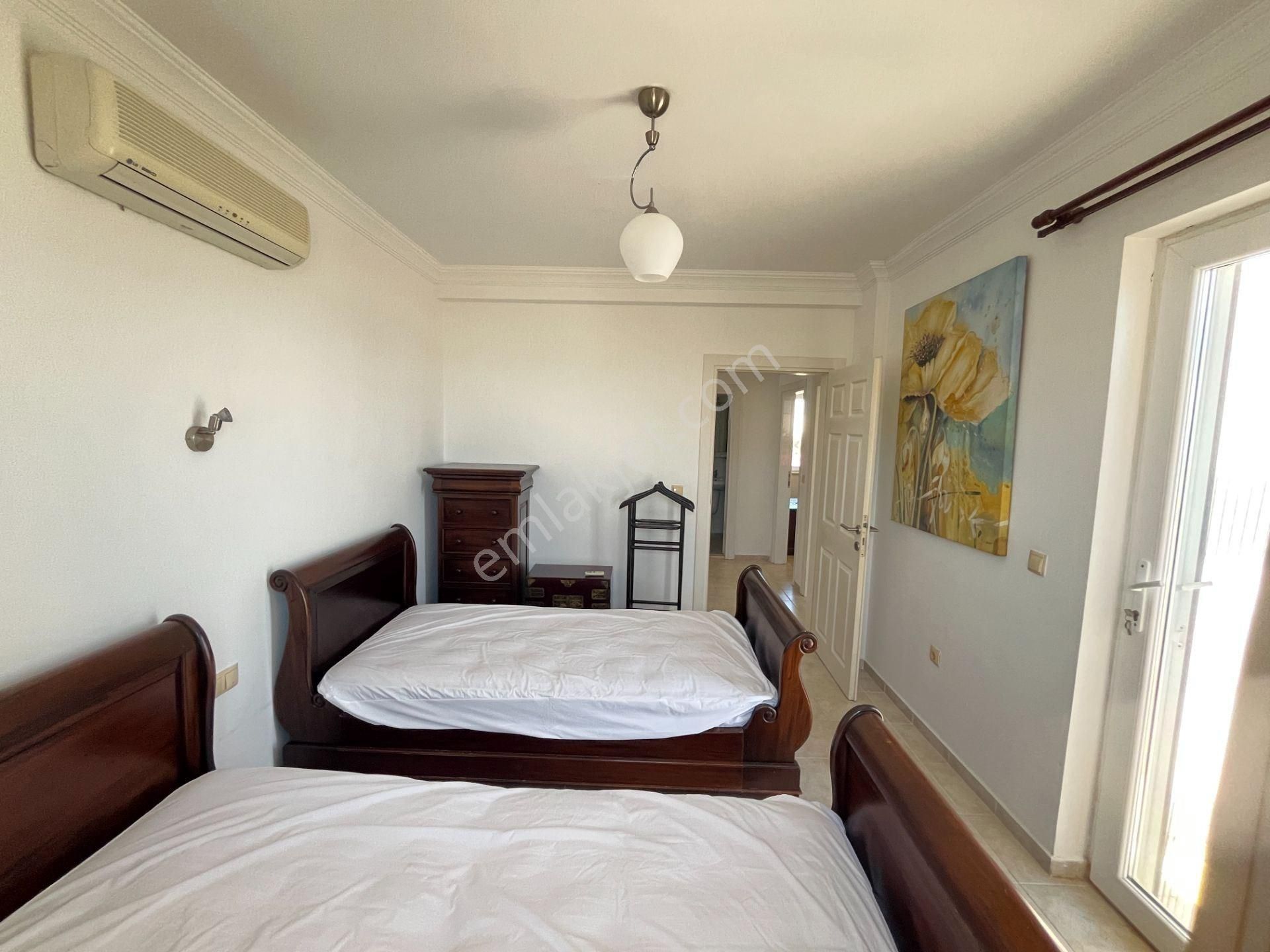 Boğaziçi'nde Müstakil Havuzlu Bahçeli Tam Müstakil Dubleks Villa - Görsel 24