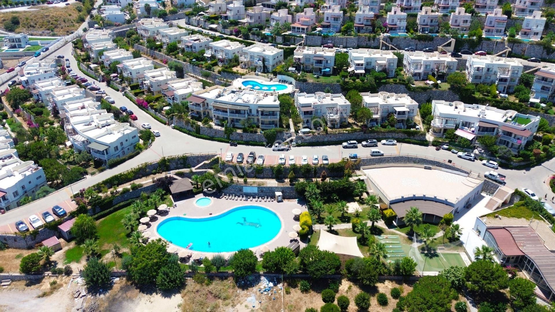 Boğaziçi'nde Müstakil Havuzlu Bahçeli Tam Müstakil Dubleks Villa - Görsel 3