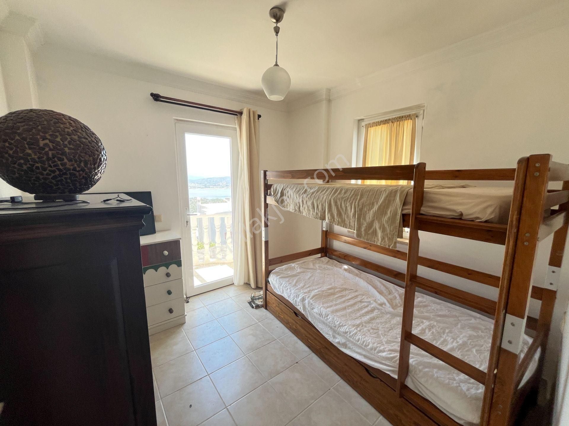 Boğaziçi'nde Müstakil Havuzlu Bahçeli Tam Müstakil Dubleks Villa - Görsel 27