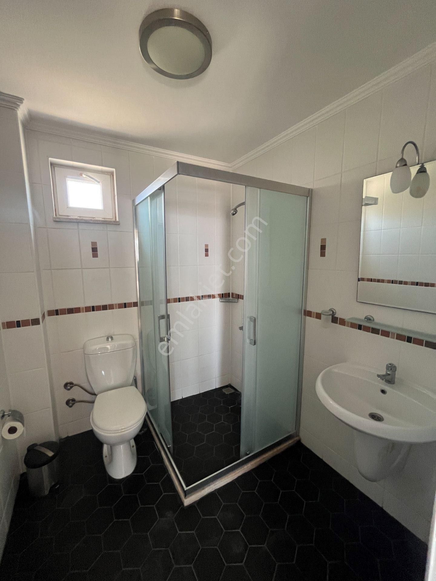 Boğaziçi'nde Müstakil Havuzlu Bahçeli Tam Müstakil Dubleks Villa - Görsel 23