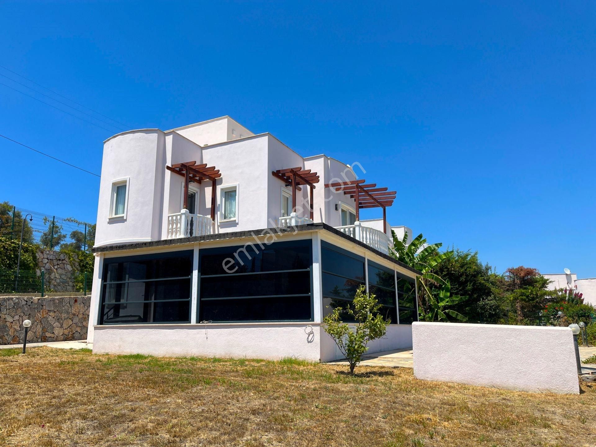 Boğaziçi'nde Müstakil Havuzlu Bahçeli Tam Müstakil Dubleks Villa - Görsel 13