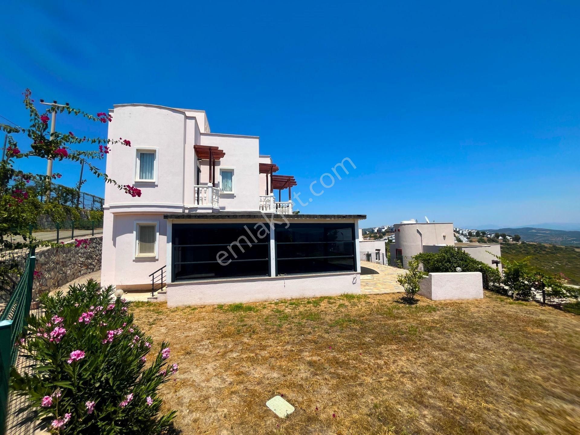 Boğaziçi'nde Müstakil Havuzlu Bahçeli Tam Müstakil Dubleks Villa - Görsel 12