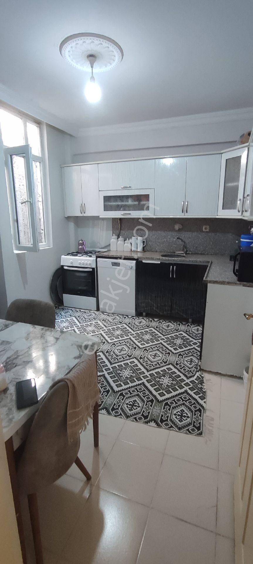 Uğurlu Emlaktan Devteyştinde Satlık 2+1 Doğalğazlı Full Yapılı Üst Kat.