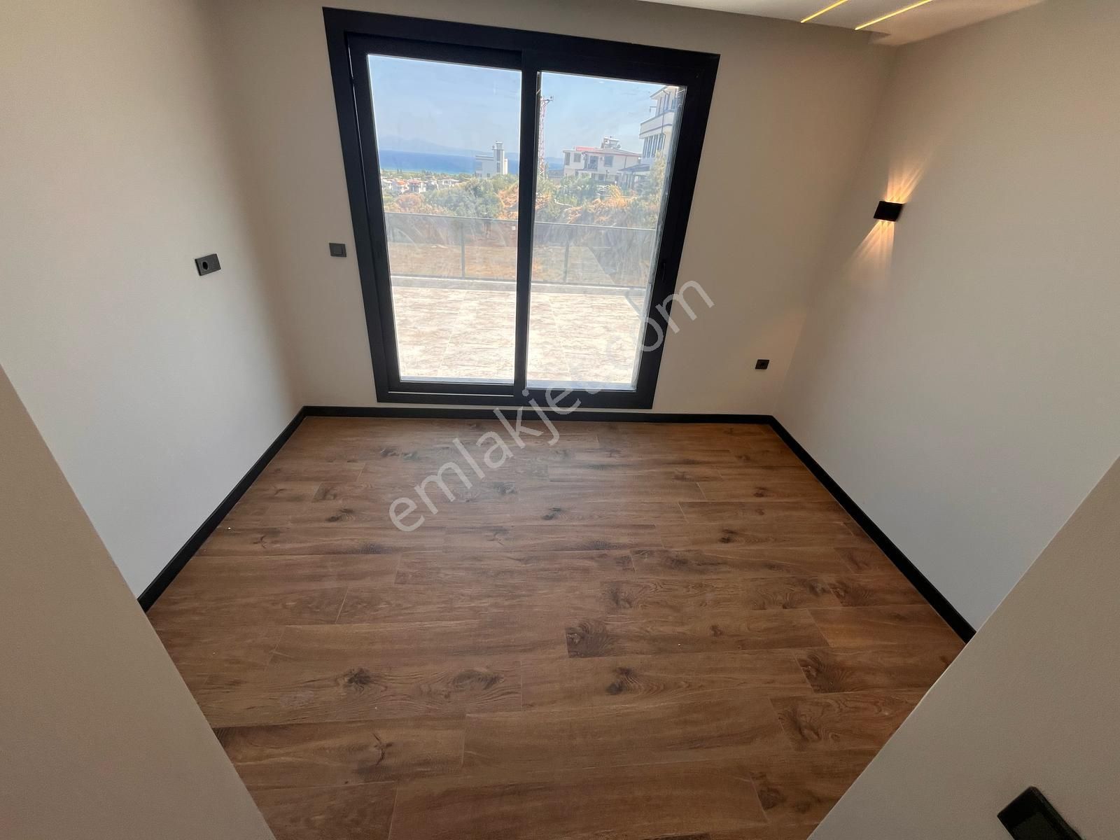 Seferihisar Atatürk Mah Tek Müstakil Deniz Manzaralı 4+1 Yazlık - Görsel 13