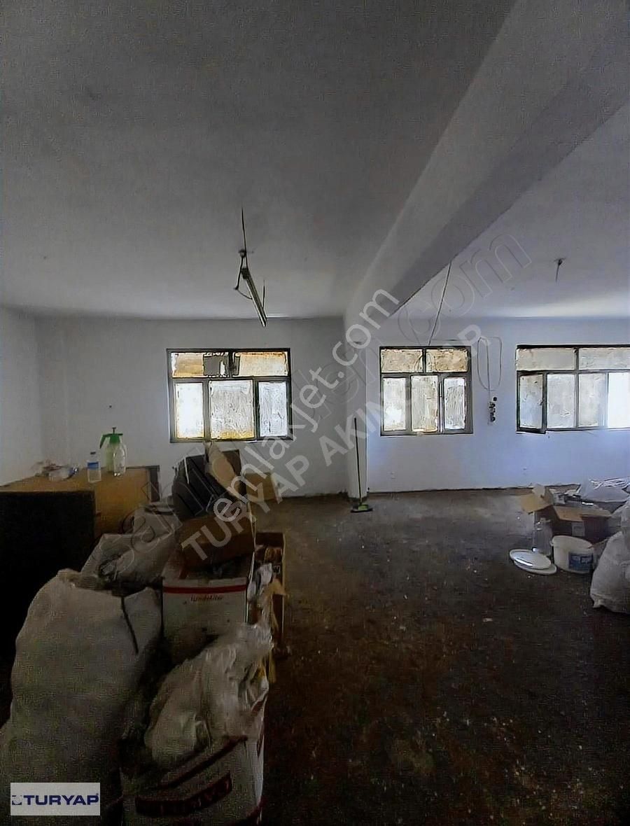 Seyhan Mah. İzban Yakını Sanayi İçinde 90 M2 Kiralık İşyeri