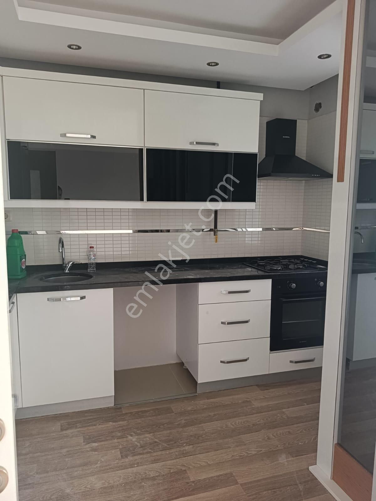 Gültepe De Memursen Toki Civarı Cam Balkonlu 2+1 Cazip Kiralık Daire