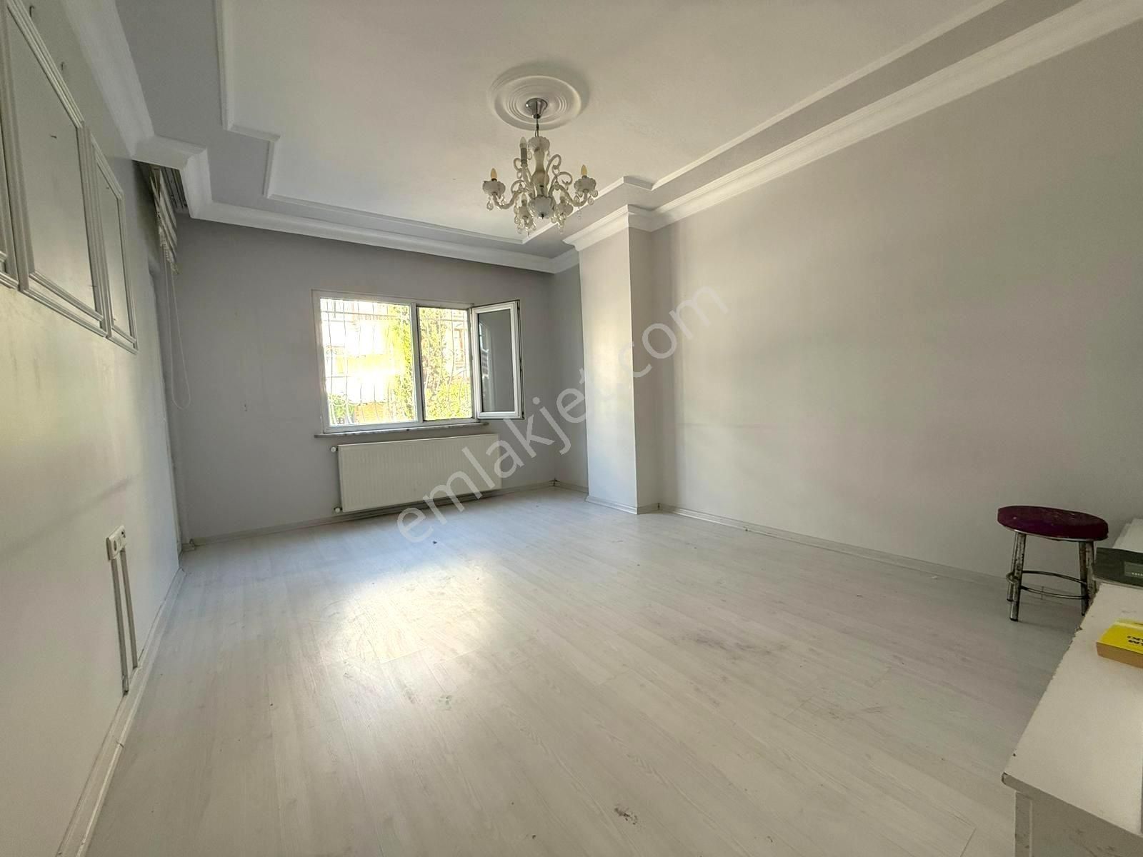 Tutar Dan Çobançeşme De Ferah Geniş 2+1 80 M2 Daire
