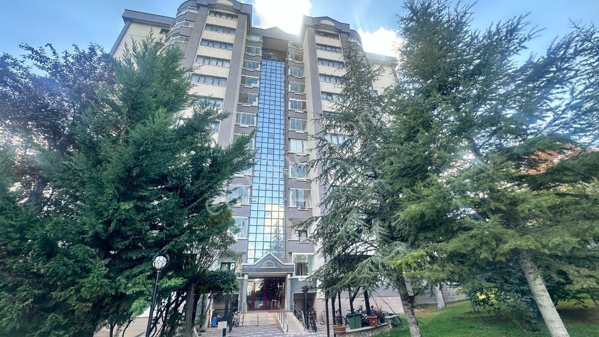 Çankaya Park Caddesi Atabilge Sitesi 4+1 Eşyalı Kiralık Daire