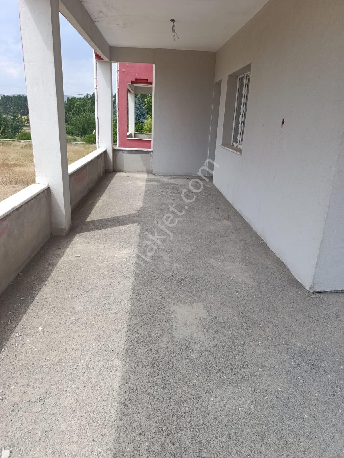 Şarkışla Hsk Rönesans Emlaktan Döllük Köyünde Bodrumlu 3 Kat Mesken İnce İşe Hazır Satılık Bina - Görsel 20