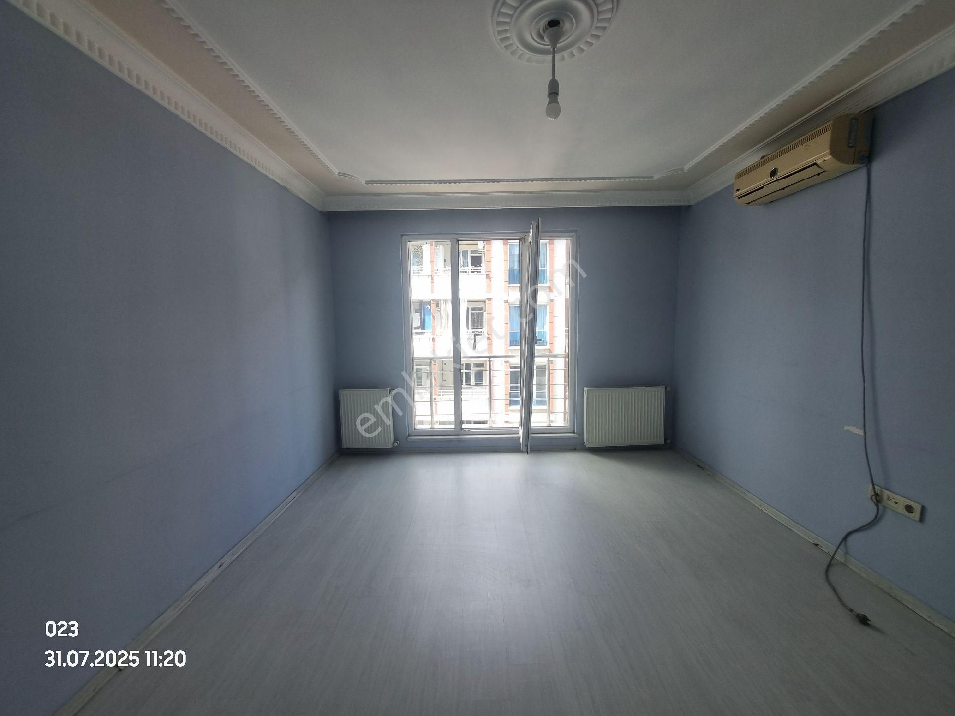 Esenyurt Meydan 5 Dakika Mesafe De Satılık Cadde Cepheli 2+1