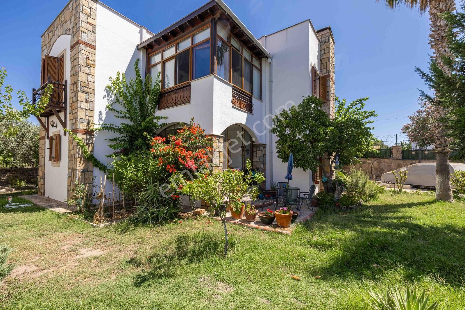 Turgutreis’te Ödüllü Sitede Geniş Müstakil Villa