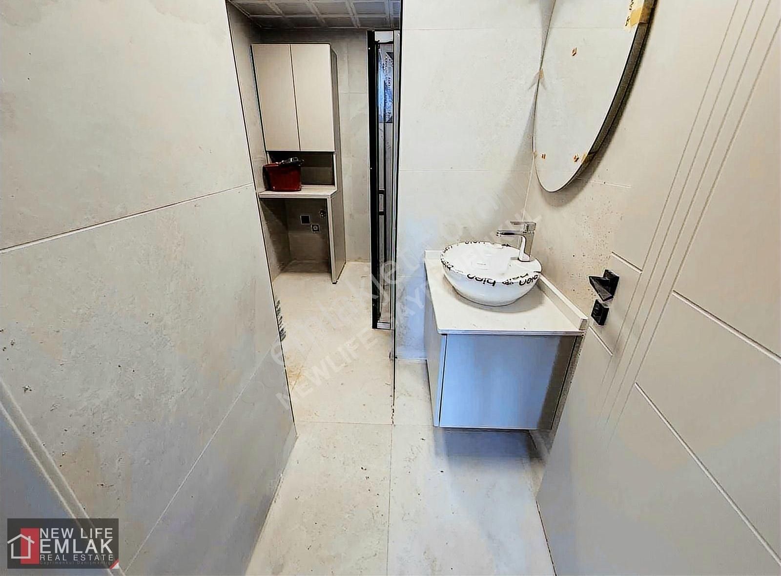 Kuşadası Merkezde Havuzlu Sitede Satılık Bahçe Katı Daire - Görsel 6