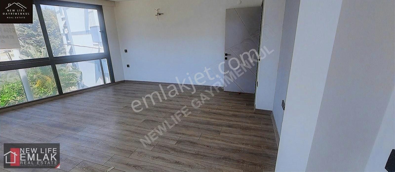 Kuşadasında Ege Mah Cadde Üzerinde Satılık 2+1 Daire - Görsel 13