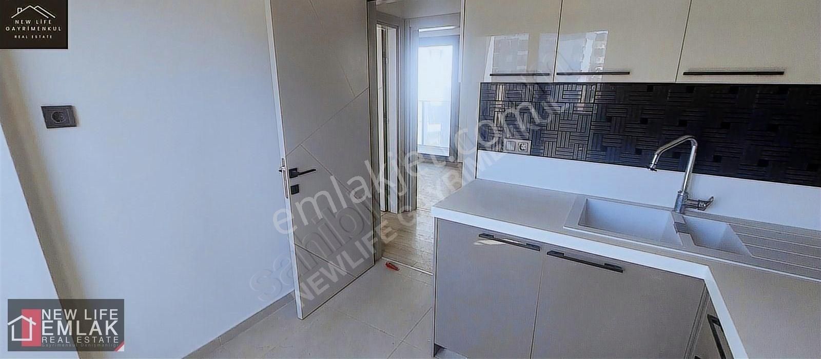 Kuşadasında Ege Mah Cadde Üzerinde Satılık 2+1 Daire - Görsel 10