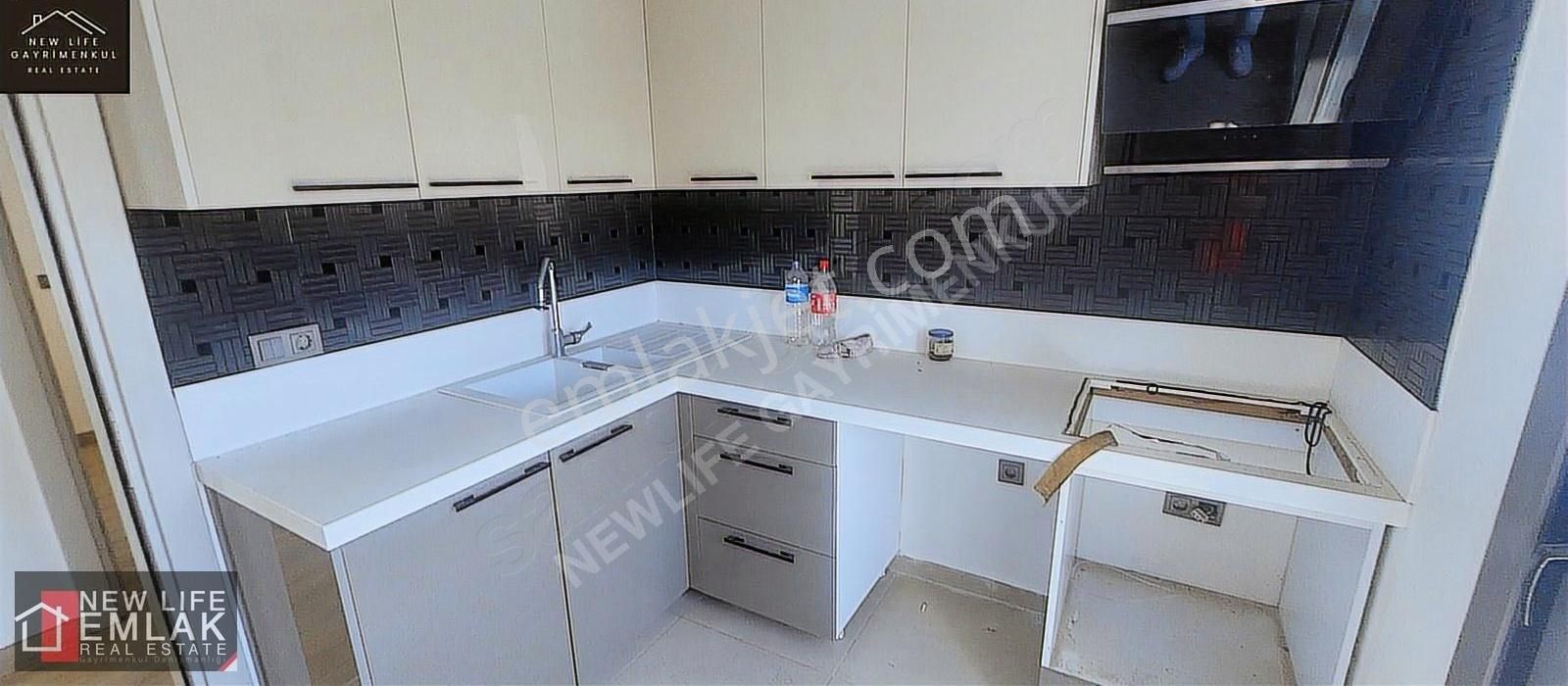 Kuşadasında Ege Mah Cadde Üzerinde Satılık 2+1 Daire - Görsel 4