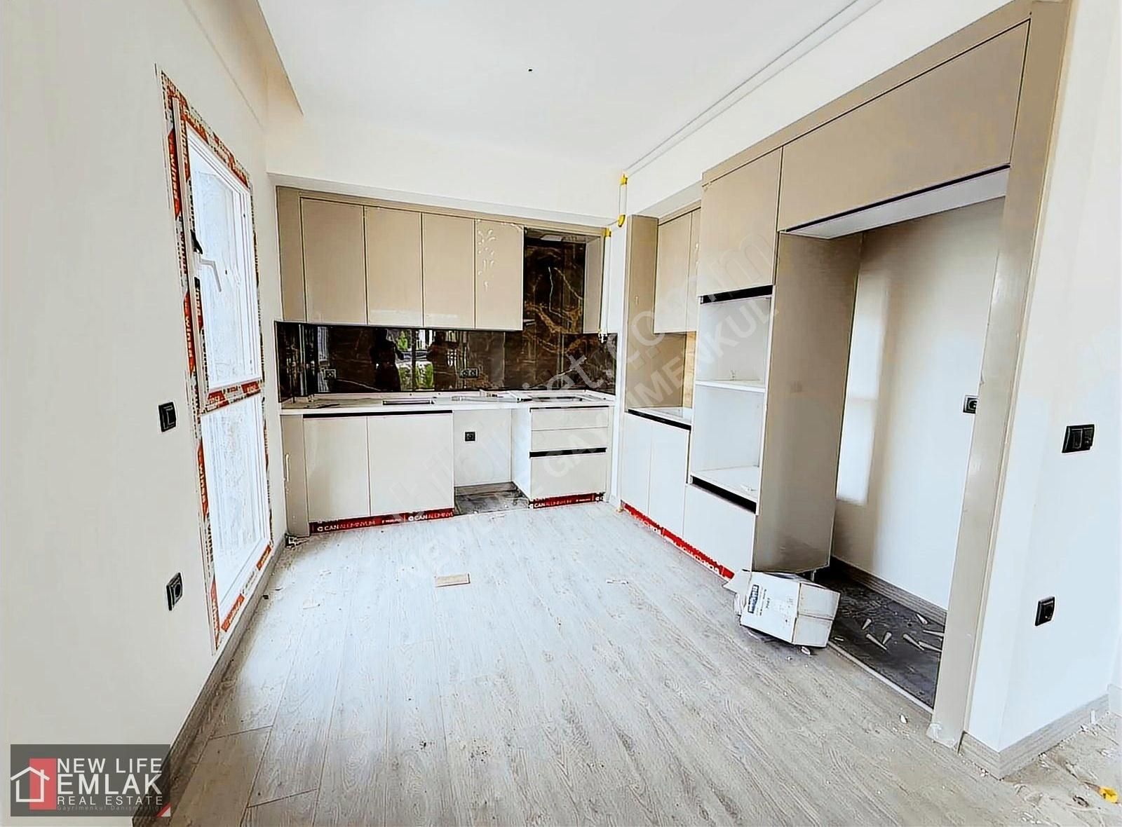 Kuşadası Merkezde Havuzlu Sitede Bahçeli Satılkk Daire - Görsel 20