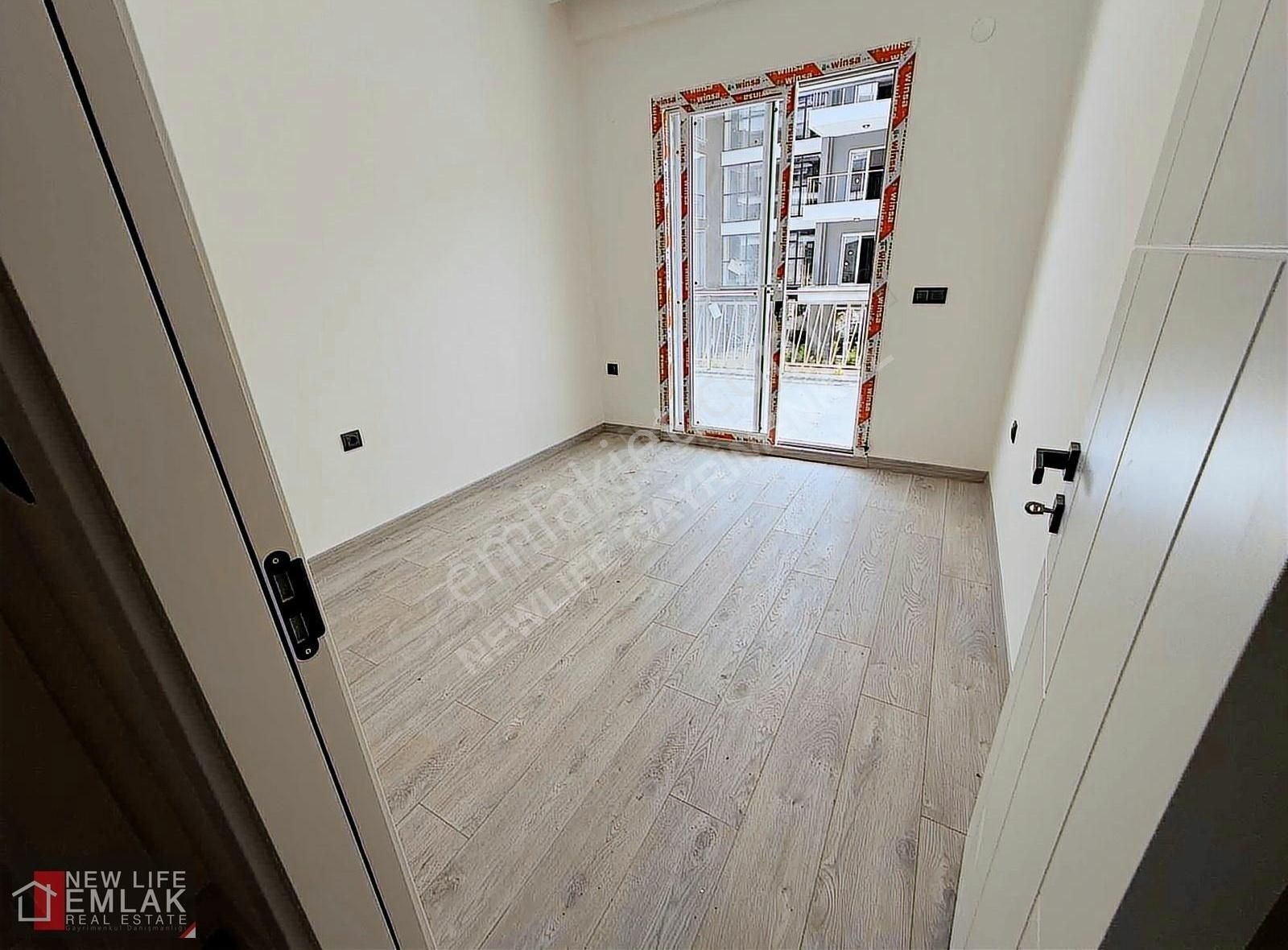 Kuşadası Merkezde Havuzlu Sitede Bahçeli Satılkk Daire - Görsel 37