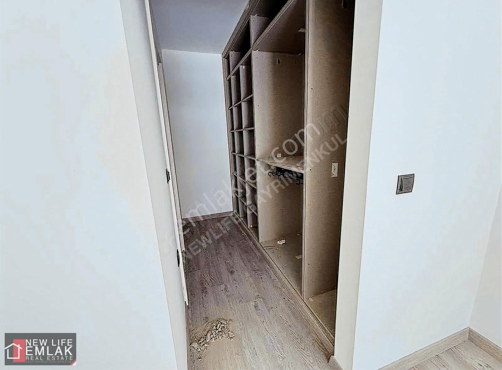 Kuşadası Merkezde Havuzlu Sitede Bahçeli Satılkk Daire - Görsel 7