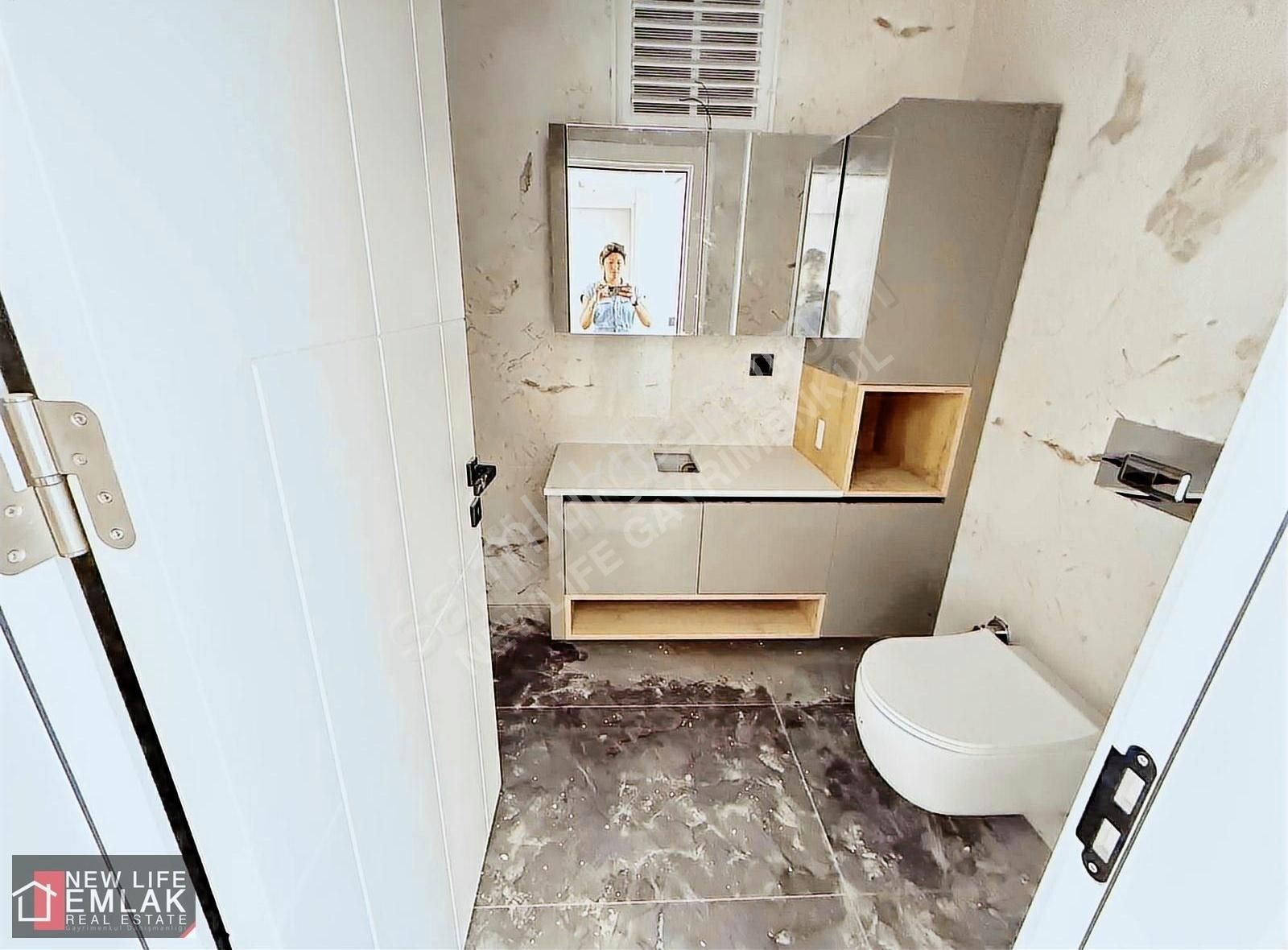 Kuşadası Merkezde Havuzlu Sitede Bahçeli Satılkk Daire - Görsel 22