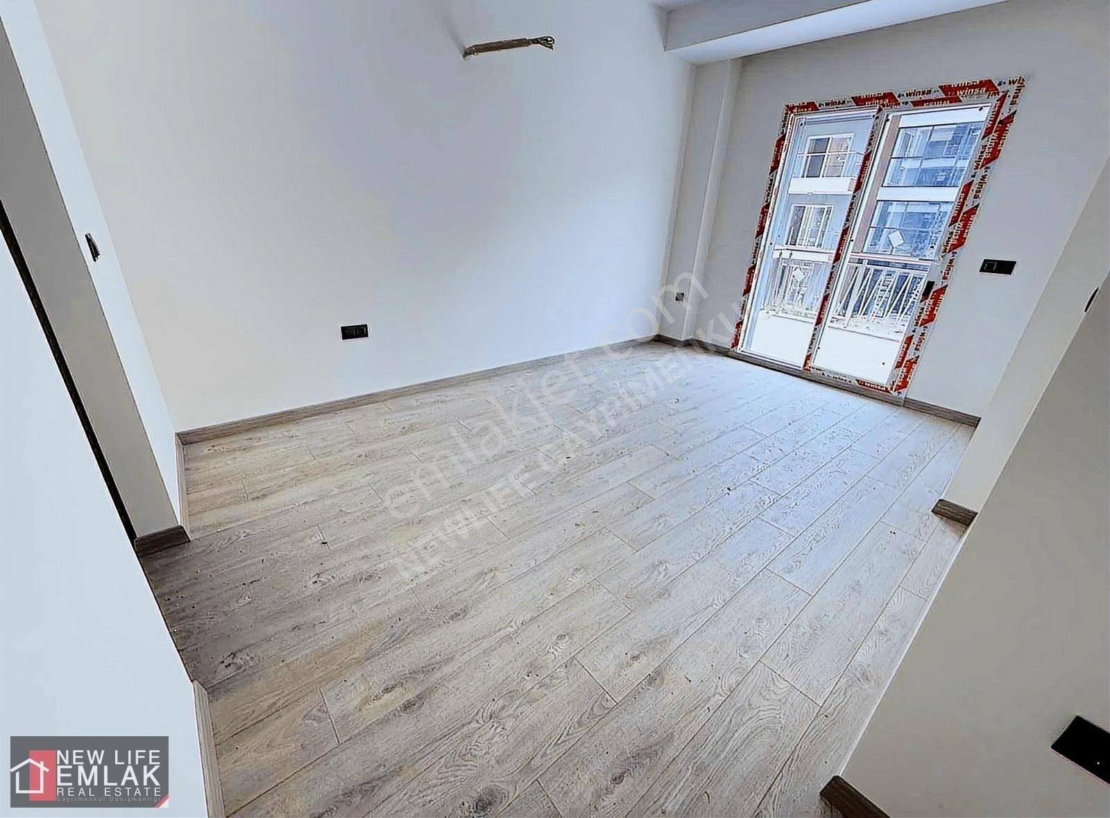 Kuşadası Merkezde Havuzlu Sitede Bahçeli Satılkk Daire - Görsel 30