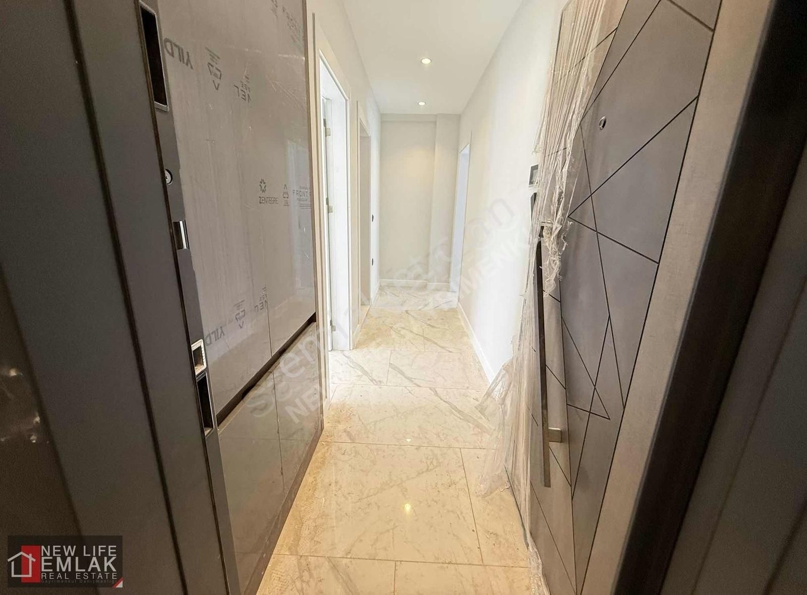 Kuşadası Merkezde Acil Satılık Havuzlu Sitede Daire - Görsel 23