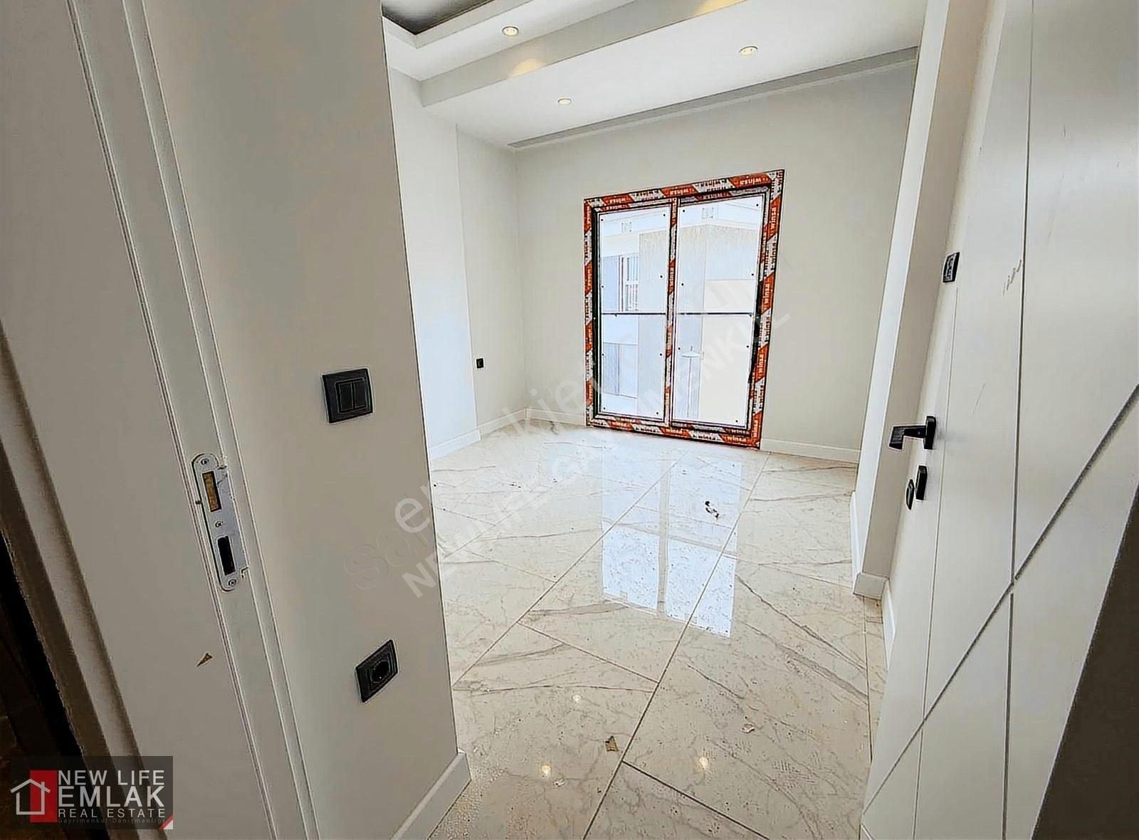 Kuşadası Merkezde Acil Satılık Havuzlu Sitede Daire - Görsel 22