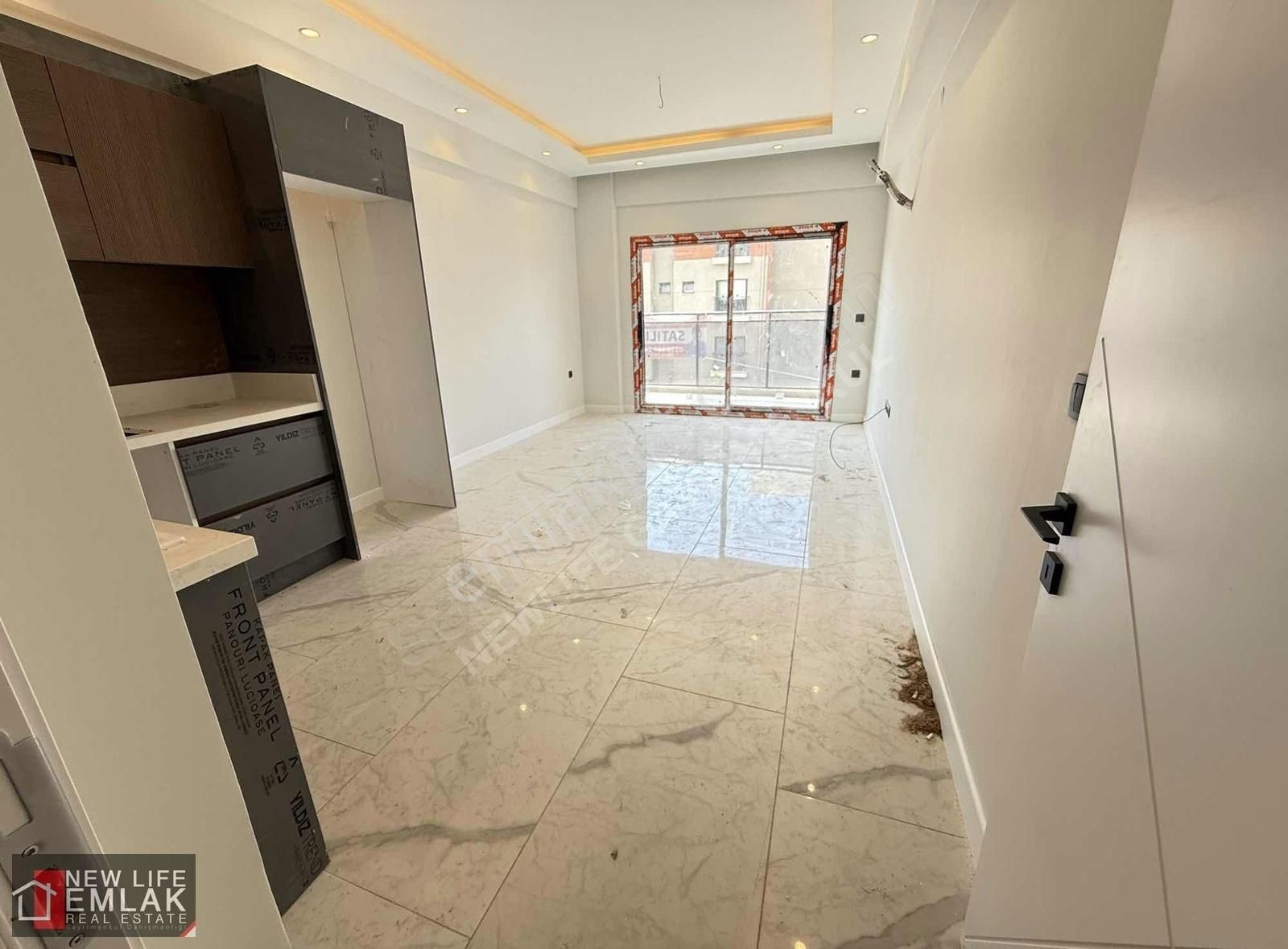 Kuşadası Merkezde Acil Satılık Havuzlu Sitede Daire - Görsel 24