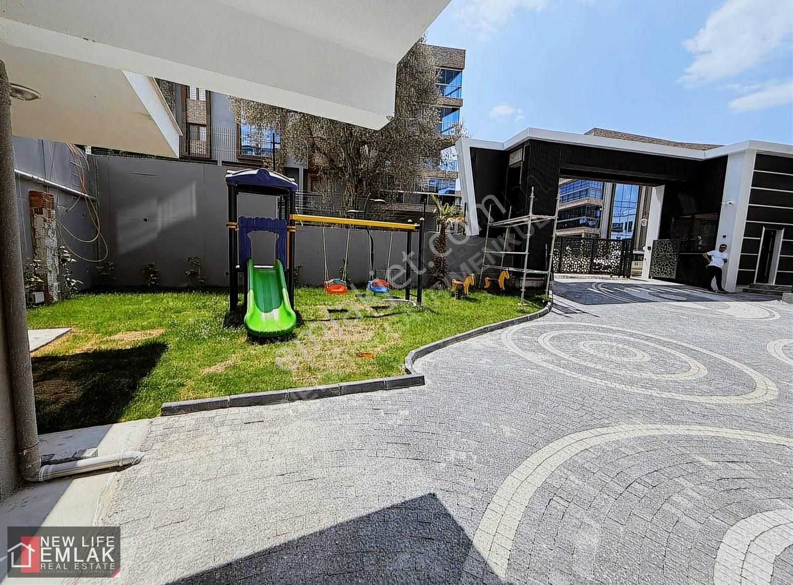 Kuşadası Merkezde Acil Satılık Havuzlu Sitede Daire - Görsel 25