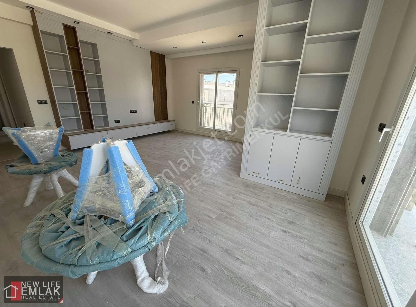 Kuşadasında Havuzlu Asansörlü Sitede Satılık 3+1 Daire - Görsel 20