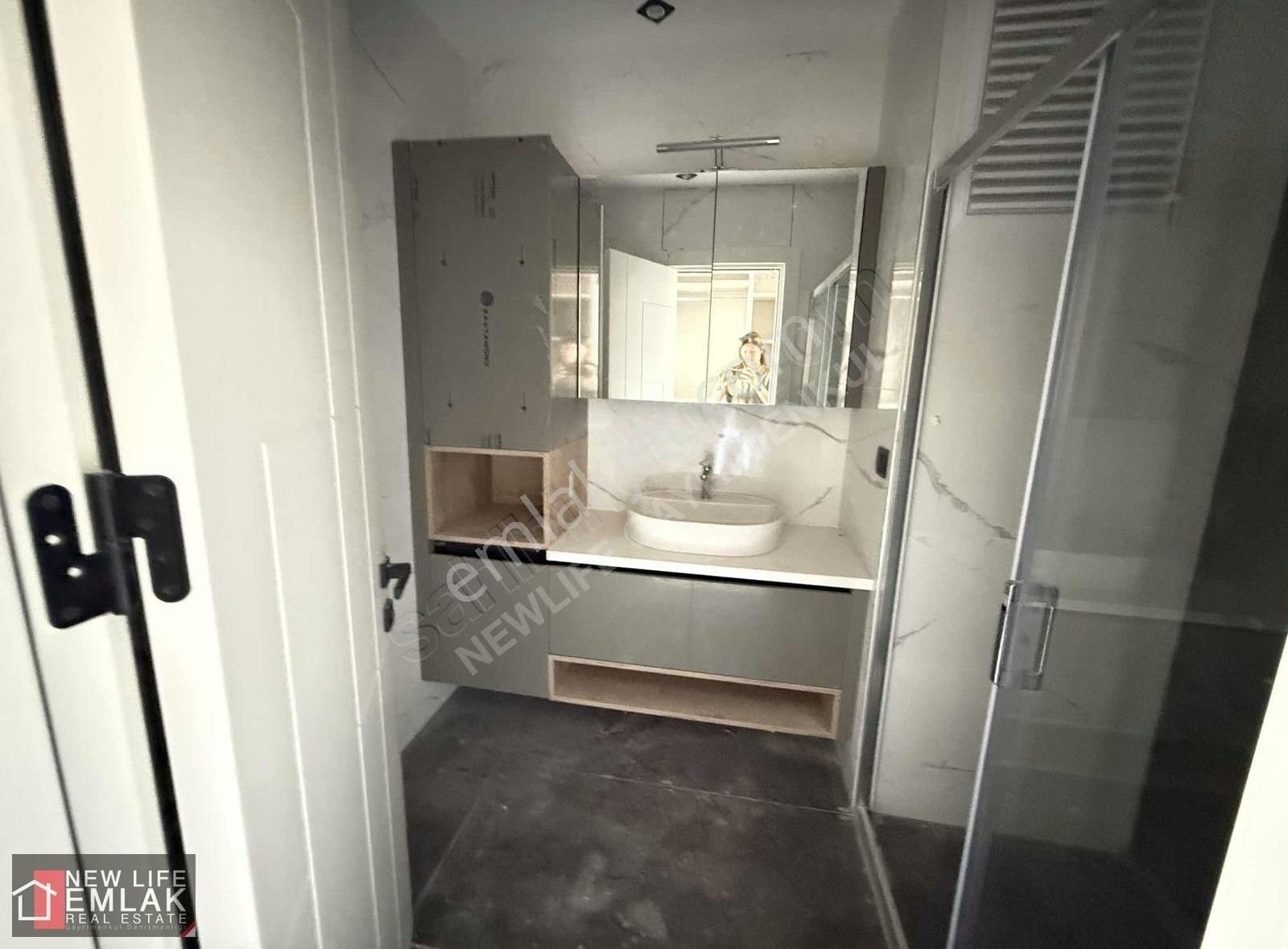 Kuşadasında Havuzlu Asansörlü Sitede Satılık 3+1 Daire - Görsel 22