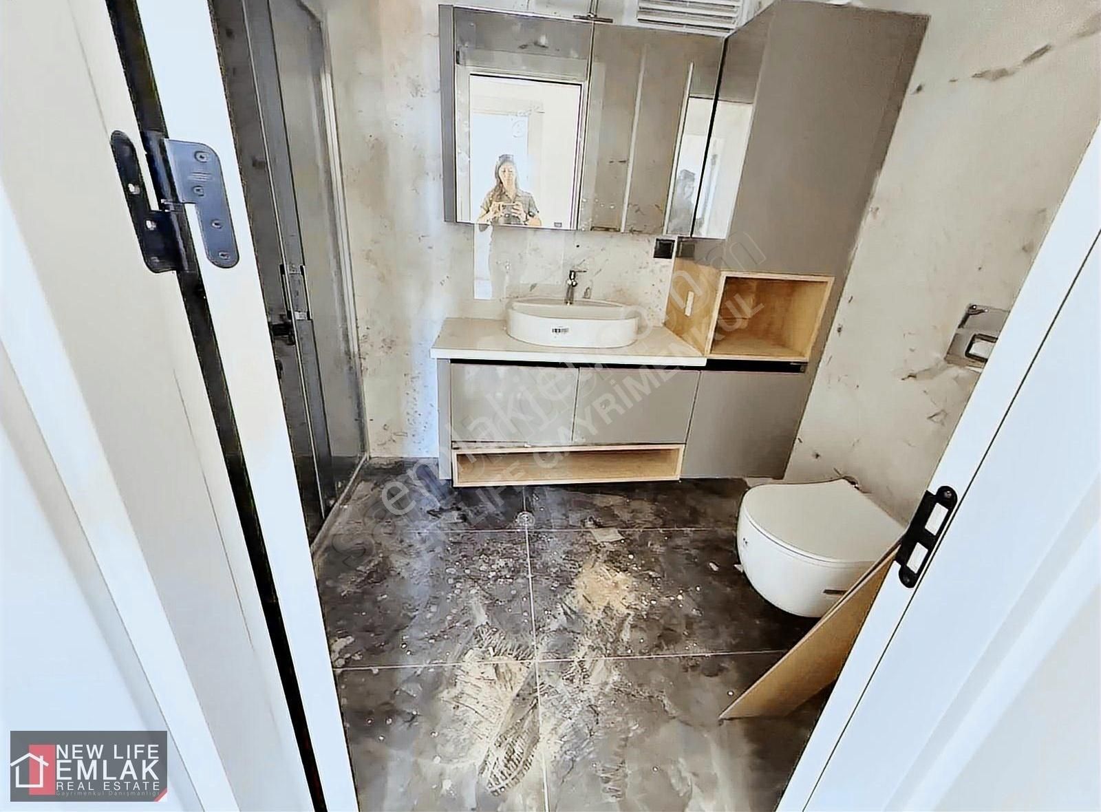 Kuşadasında Havuzlu Asansörlü Sitede Satılık 3+1 Daire - Görsel 3