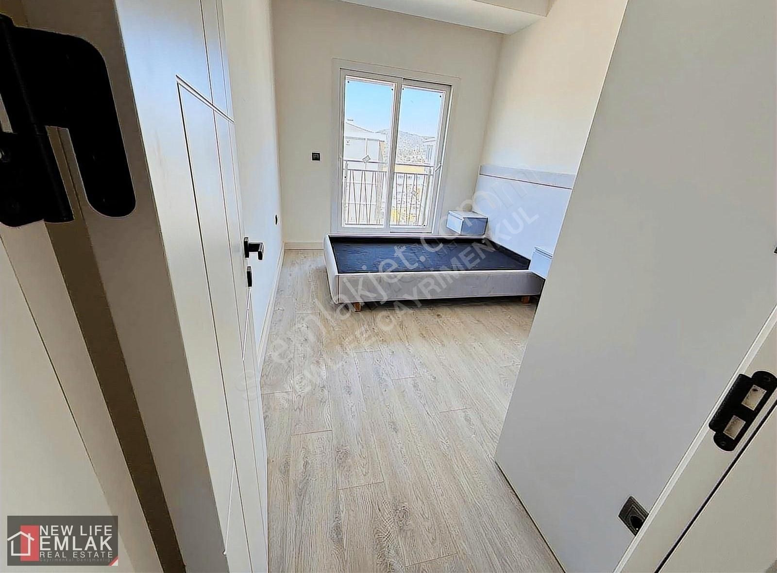 Kuşadasında Havuzlu Asansörlü Sitede Satılık 3+1 Daire - Görsel 9